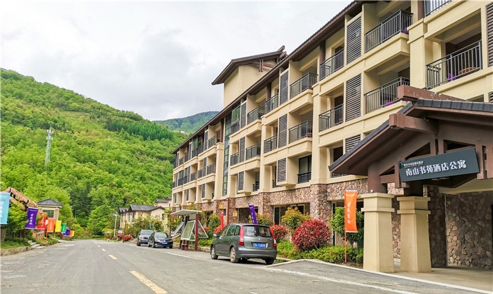 【村游首发】一生必去神农架！探秘自然、康养度假，￥128入住神农架林区南山书苑酒店公寓+观景阳台+双早，超值性价比！