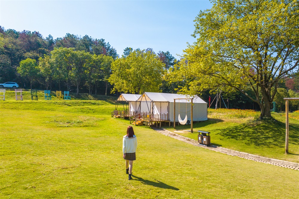 亲子玩水套餐 /¥469住野村谷雅舍酒店，享野村谷景区大门票，采茶+制茶，享无动力乐园门票2张，嗨翻假期