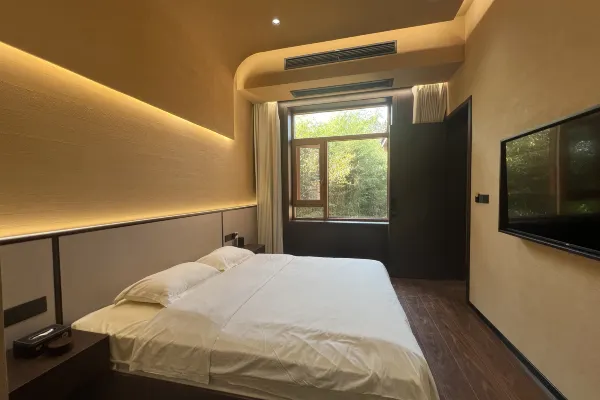 逸享大床房（含早+咖啡）