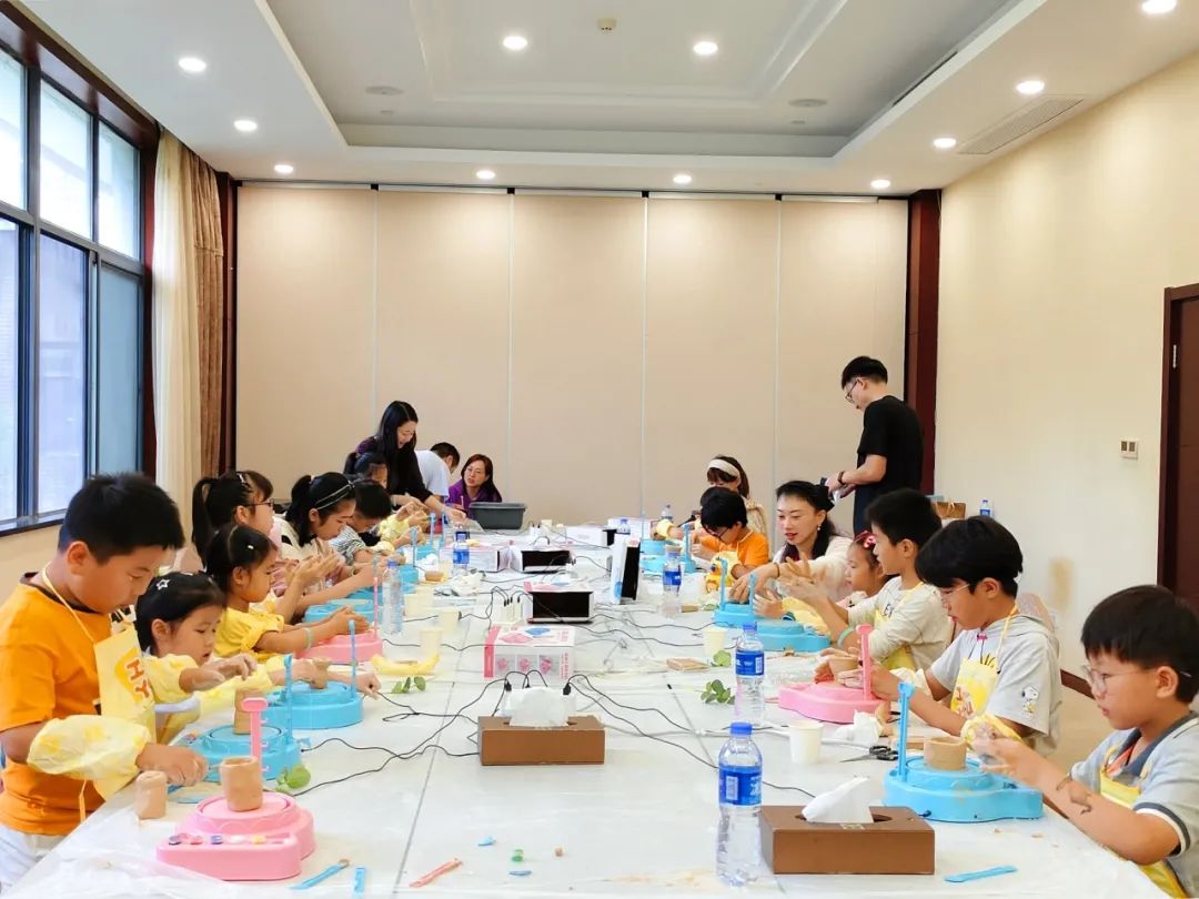 【亲子踏青套餐】联投鲁湖酒店大床/标间一晚（含双早）+中/晚餐一顿+亲子手工DIY3项，可烧烤露营，可垂钓