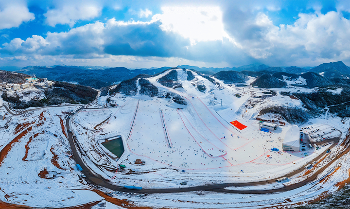 恩施绿葱坡滑雪场
