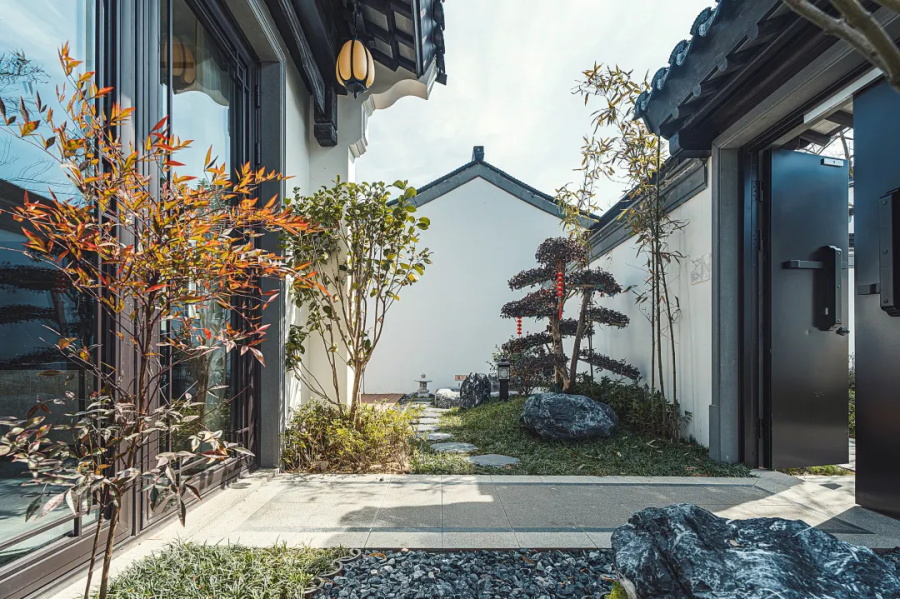 秋游住罗田桃花源温泉合院民宿，享私汤温泉、苏式小院，汉服游园！