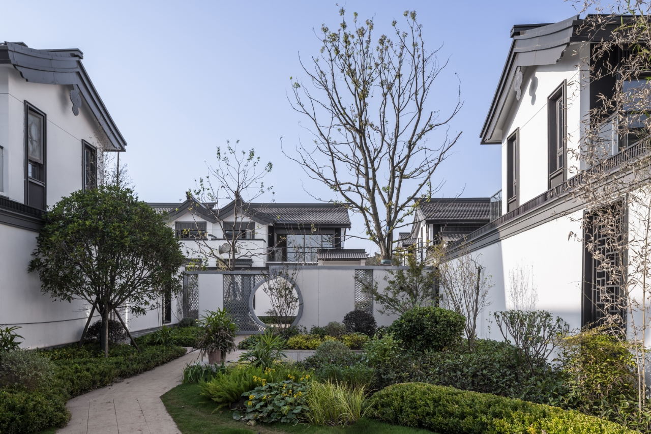 国庆特惠 /咸宁水晶湖豪华3房别墅，住苏式四合院独栋别墅，体验不一样的休闲假期！