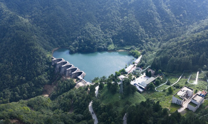 清凉避暑，周末不加价/￥499住九宫山湖景帐篷，山野狂欢、溯溪玩水、露台垂钓，享惬意假期！