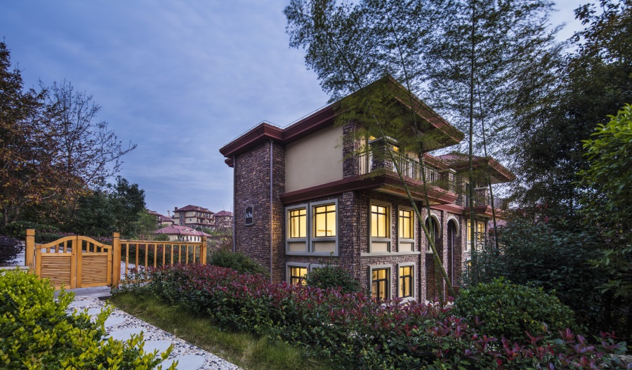 欧式山林别墅（5房+10大温泉门票+私汤+10大自助早餐+）