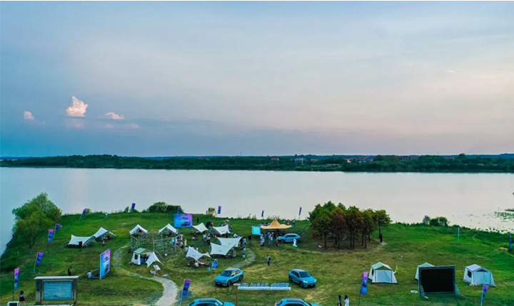 秋游线路二|户外有氧专线：梁子湖葫芦岛营——群益村彩虹路——拥沏茉漠（村咖）——云稼慢乡