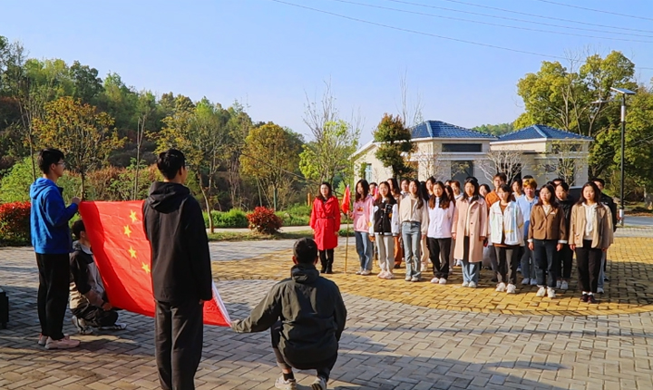 飞跃村团体服务