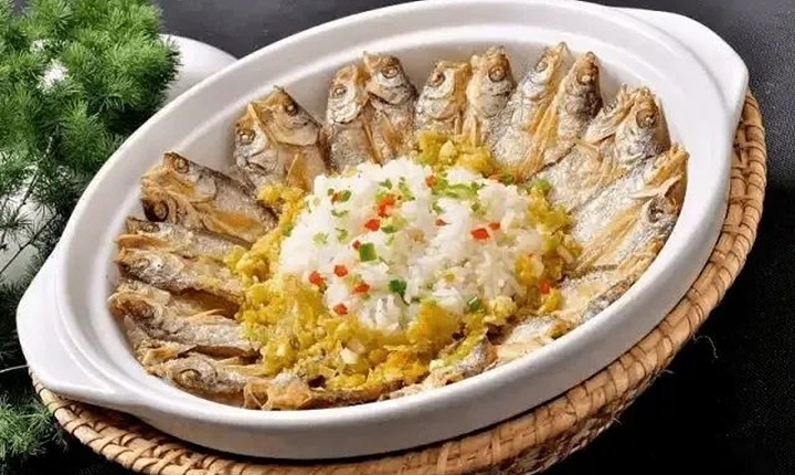 梁湖饭蒸鱼系列菜品