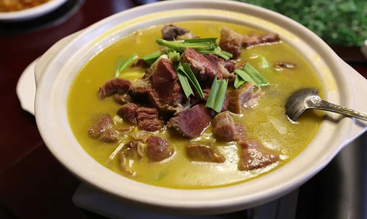 腊蹄子火锅